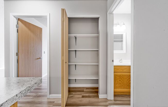 1 bed, 1 bath, 750 sqft, $999, Unit 1670 - 205