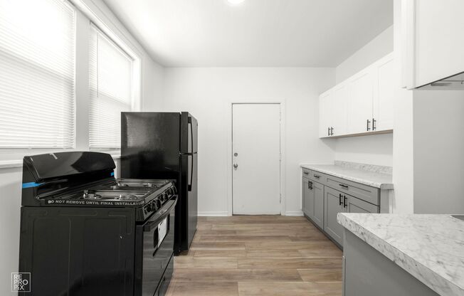 7930 S Ingleside
