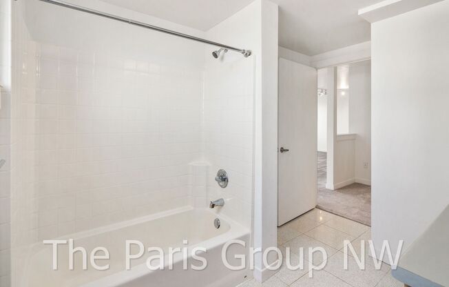 1 bed, 1 bath, $2,350, Unit # #E 608