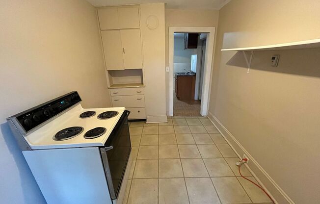 2 beds, 1 bath, 900 sqft, $695