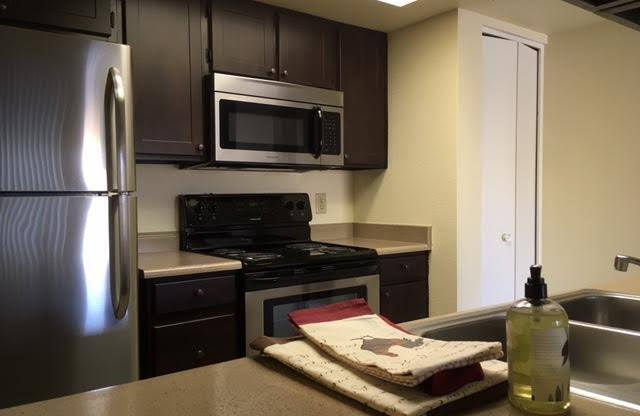 2 beds, 1 bath, 830 sqft, $1,349, Unit 235