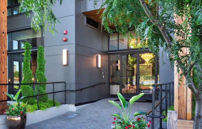2 beds, 1 bath, 644 sqft, $2,450, Unit 434-434
