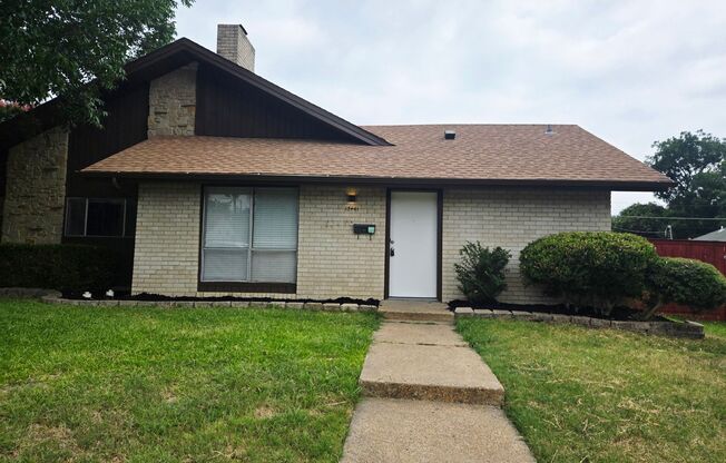 13439-13441 Blossomheath Ln, Dallas, TX 75240