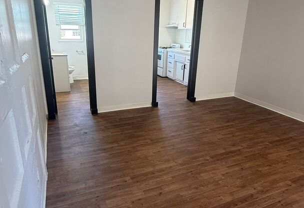 2021 W Olive Ave Burbank, CA 91506
