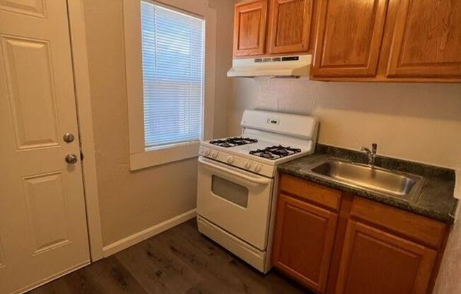 Studio, 1 bath, $1,400, Unit Unit 13