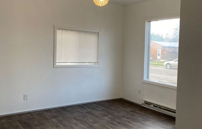 2 beds, 1 bath, $1,275, Unit 1