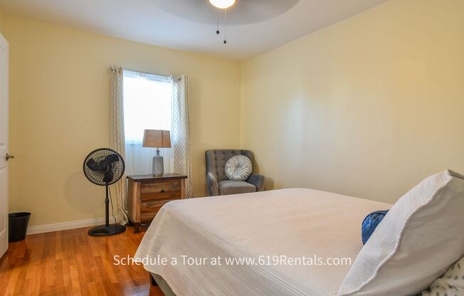 2 beds, 2 baths, $4,300, Unit 4821 Narragansett Ave