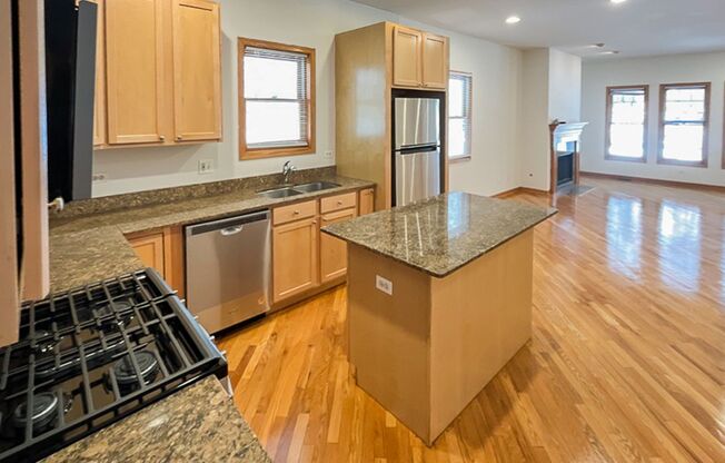 1319 W. Belmont