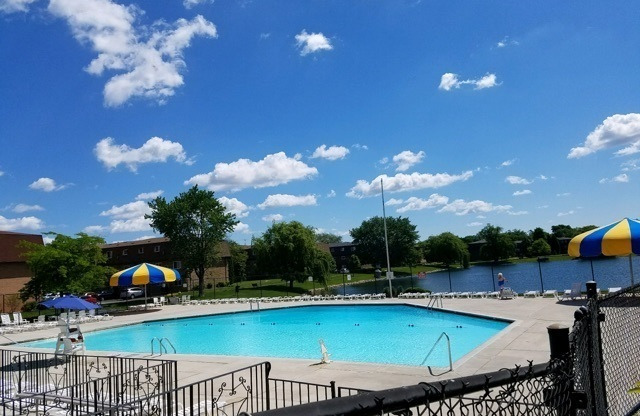 9442 BAY COLONY DR