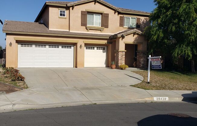 Beautiful 4 Bedroom 3 Bath **((AVAILABLE))** 29439 Canyon Valley Lake Elsinore