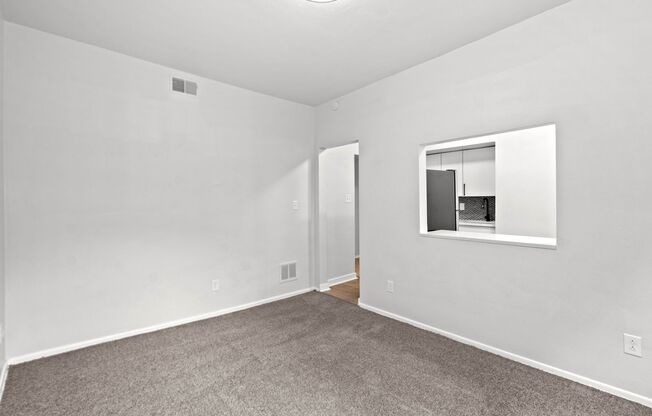 1 bed, 1 bath, 800 sqft, $1,049, Unit 5554 Avondale Pl Unit #4