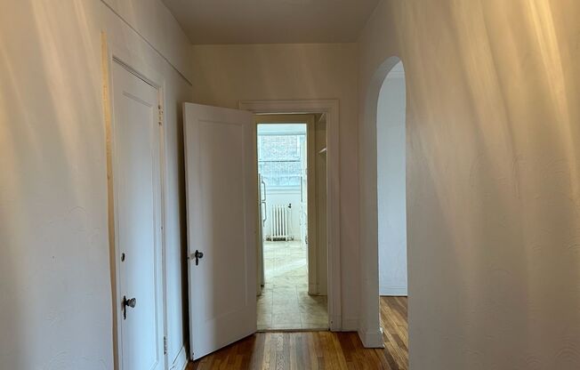 2 beds, 2 baths, 1,303 sqft, $2,165, Unit New King Edward  502