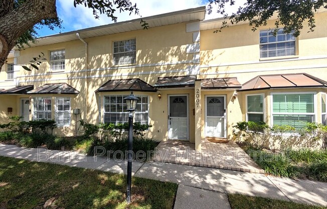 2007 W DE LEON ST