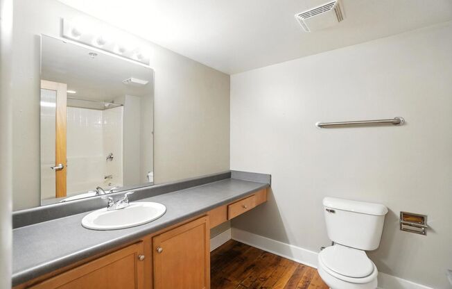 1 bed, 1 bath, 881 sqft, $1,441, Unit 3301-206