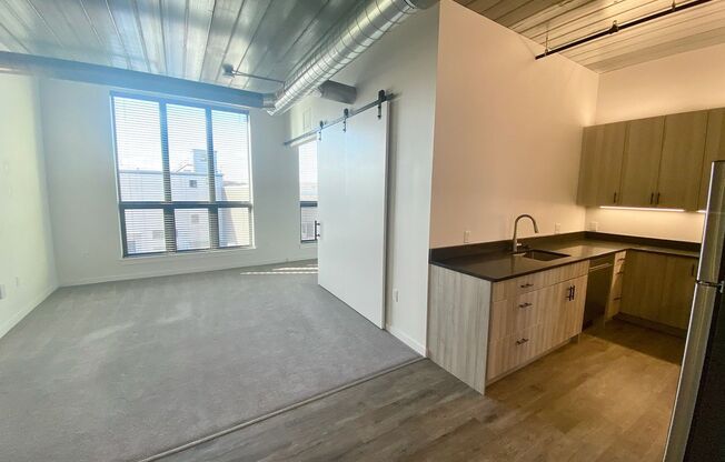 2 beds, 1 bath, 835 sqft, $2,195, Unit Unit 402