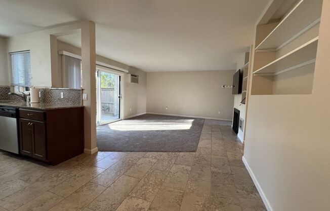 Beautiful 2 Bedroom 2 Bathroom Scripps Ranch Condo! **Parking Included**