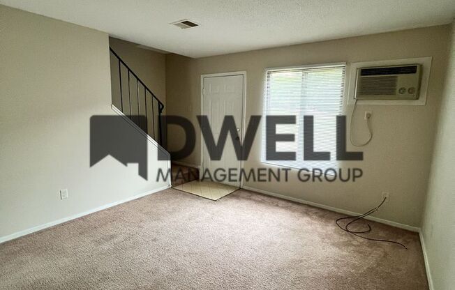 2 beds, 1 bath, $900, Unit 8E