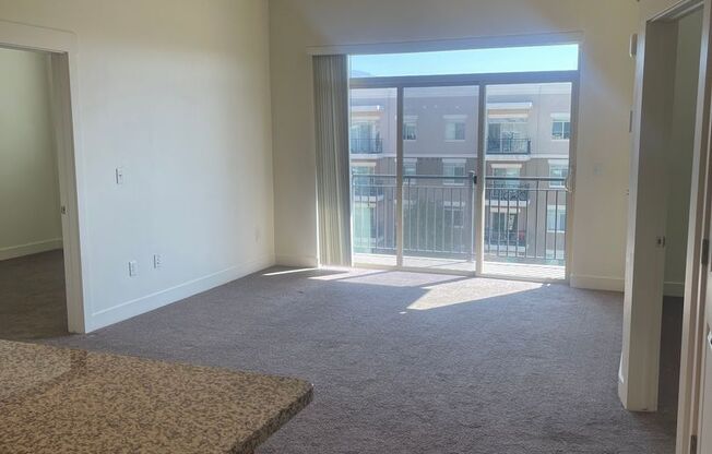 1 bed, 1 bath, 705 sqft, $1,275, Unit 620