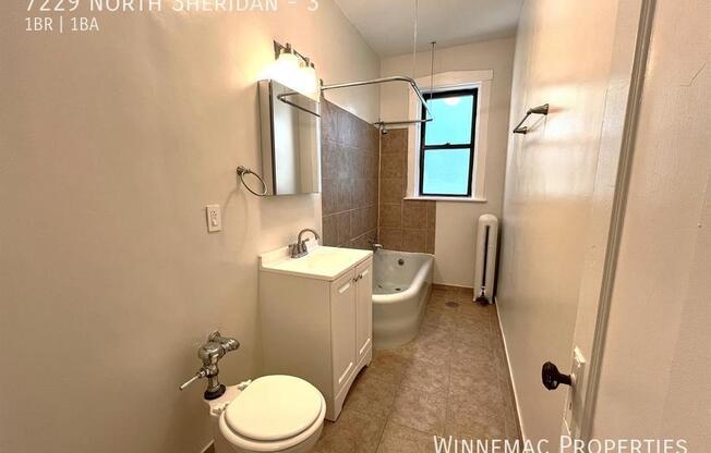 7229 N SHERIDAN