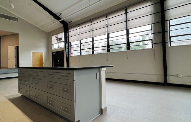 3 beds, 2 baths, 2,686 sqft, $2,650, Unit Unit 106