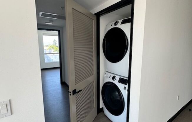 2 beds, 2 baths, 840 sqft, $3,495, Unit PH01