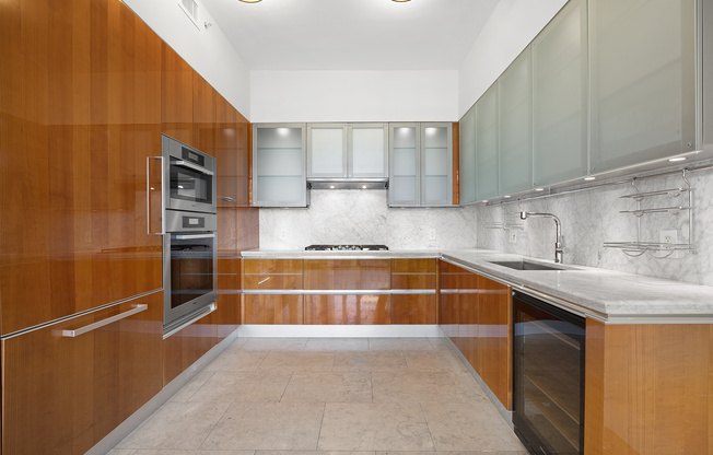 124 W 23 ST