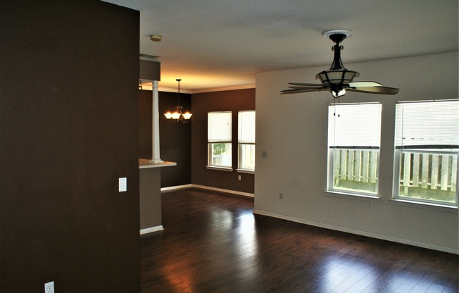 Townhomes at Canyon Creek Room Only