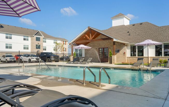 3 beds, 2 baths, 1,304 sqft, $1,829, Unit 568
