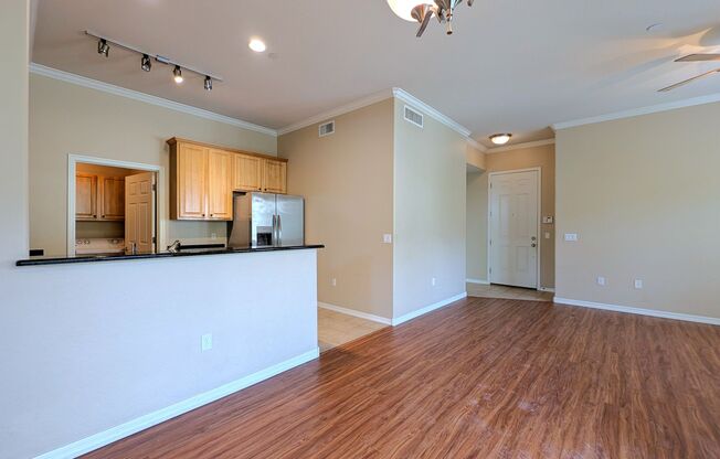 2 beds, 2 baths, $1,750, Unit Unit 2027