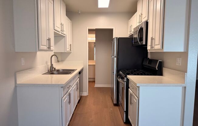 1 bed, 1 bath, 715 sqft, $2,460, Unit A015
