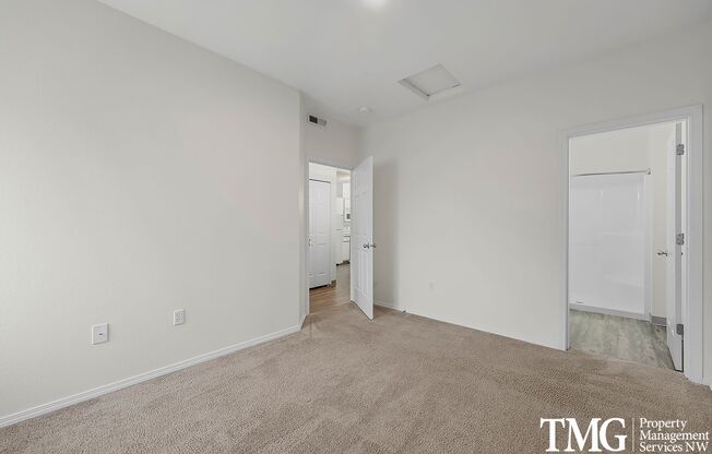 2 beds, 2 baths, 923 sqft, $1,625, Unit 223