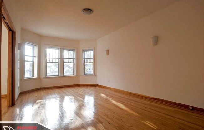 4821 N WOLCOTT AVE