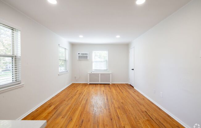 1 bed, 1 bath, 575 sqft, $2,345