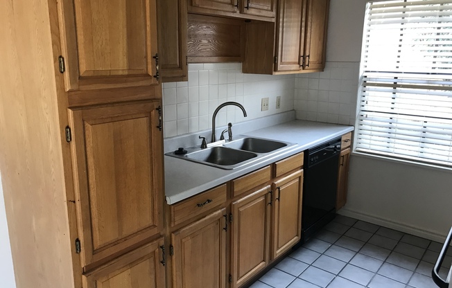 3 beds, 2 baths, $1,695