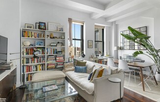1 HANSON PL