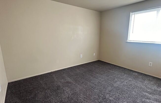 2 beds, 1 bath, 838 sqft, $1,595, Unit 8202-J