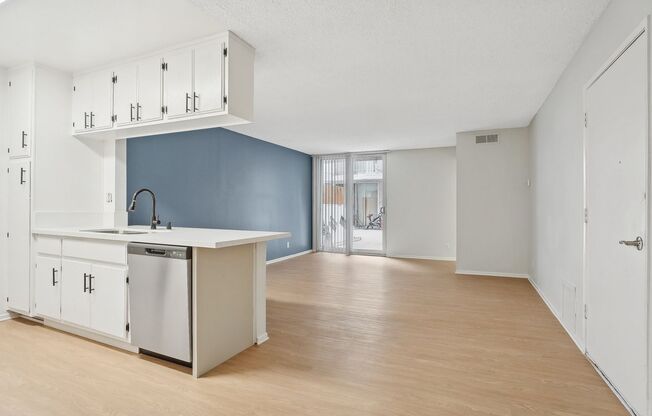 1 bed, 1 bath, 650 sqft, $1,748, Unit 118
