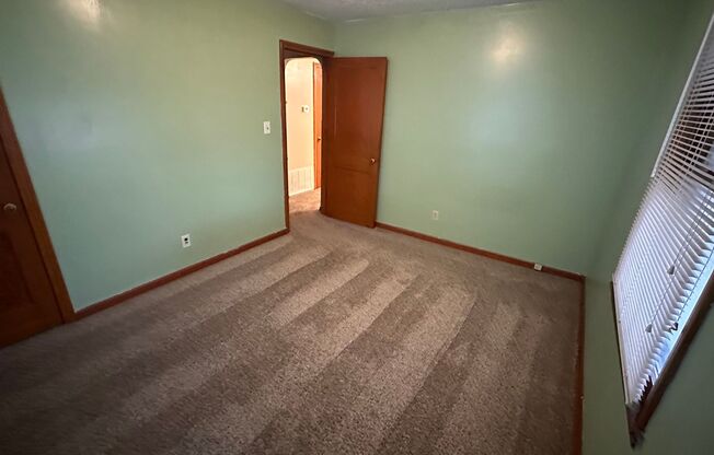 2 beds, 1 bath, $895