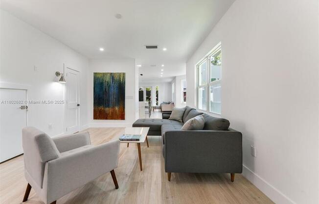 3125 PAOLA DR