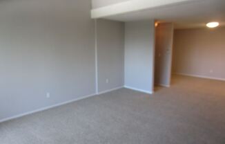2805 E. 3rd St #17