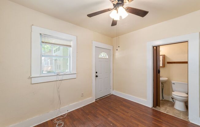 1022 NW 3rd Ave Unit D - Pet Friendly