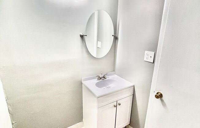 1 bed, 1 bath, 650 sqft, $1,350, Unit 2457-10