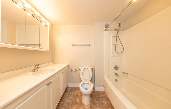 2 beds, 2 baths, 1,036 sqft, $4,500, Unit 805