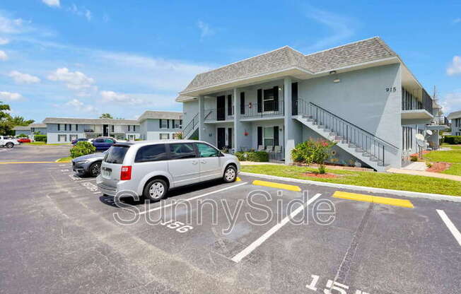 915 W OAK RDG RD