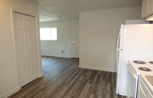 2083-2085 University St SE Salem, OR 97302