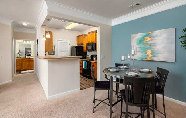 Dining Area at Abberly Green Apartment Homes, Mooresville, NC, 28117