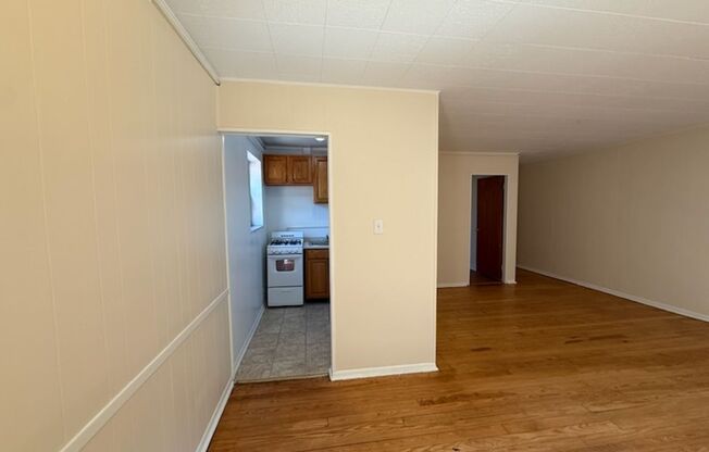 Studio, 1 bath, 487 sqft, $1,300, Unit Fifth 308