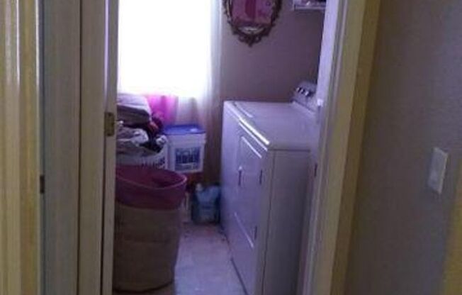 4 beds, 2.5 baths, $2,200