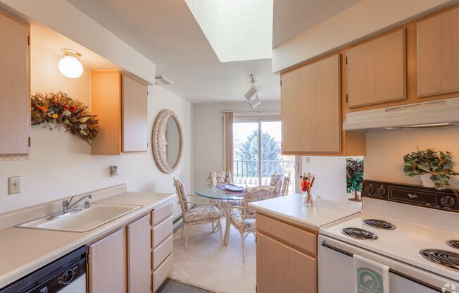 1 bed, 1 bath, 660 sqft, $1,050, Unit 52