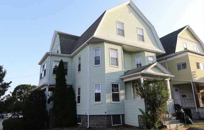 4 beds, 1 bath, 1,900 sqft, $4,300, Unit 2